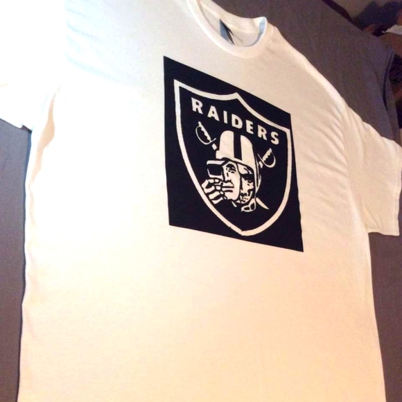 COPY - Raiders Graphic T-shirt - Picture 2 of 3